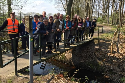 Groepsfoto deelnemers gezondheidswandeling.