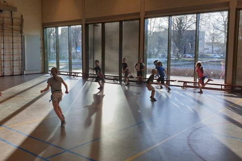 Tikkertje tijdens de woensdagmiddag activiteit in gymzaal de Vlieger